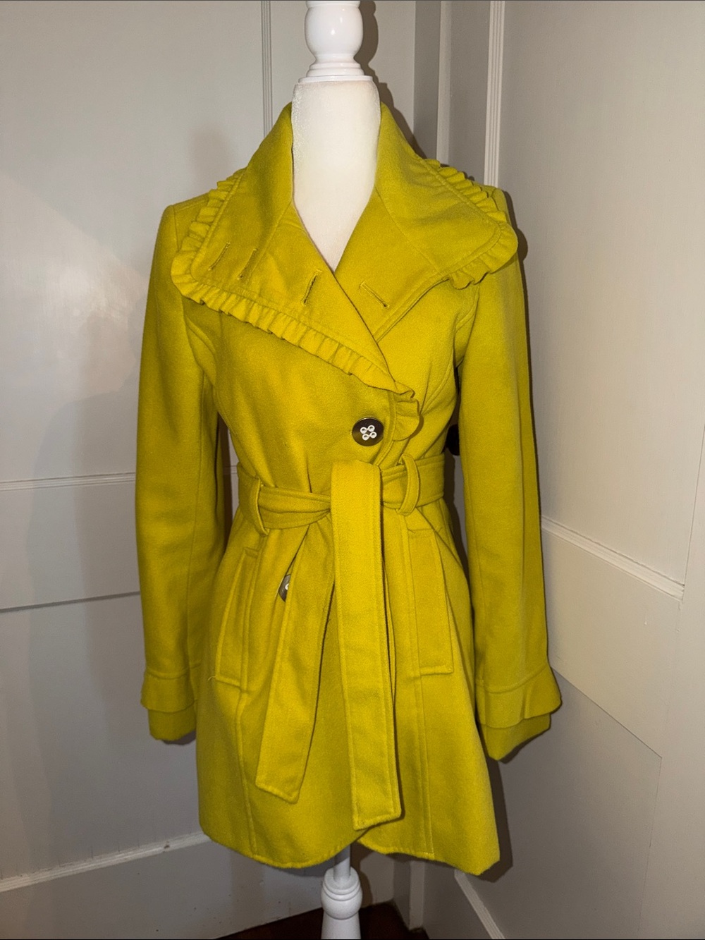 Women’s BKE Chartreuse Lime Green Ruffle Collar Belted Trench Coat Small